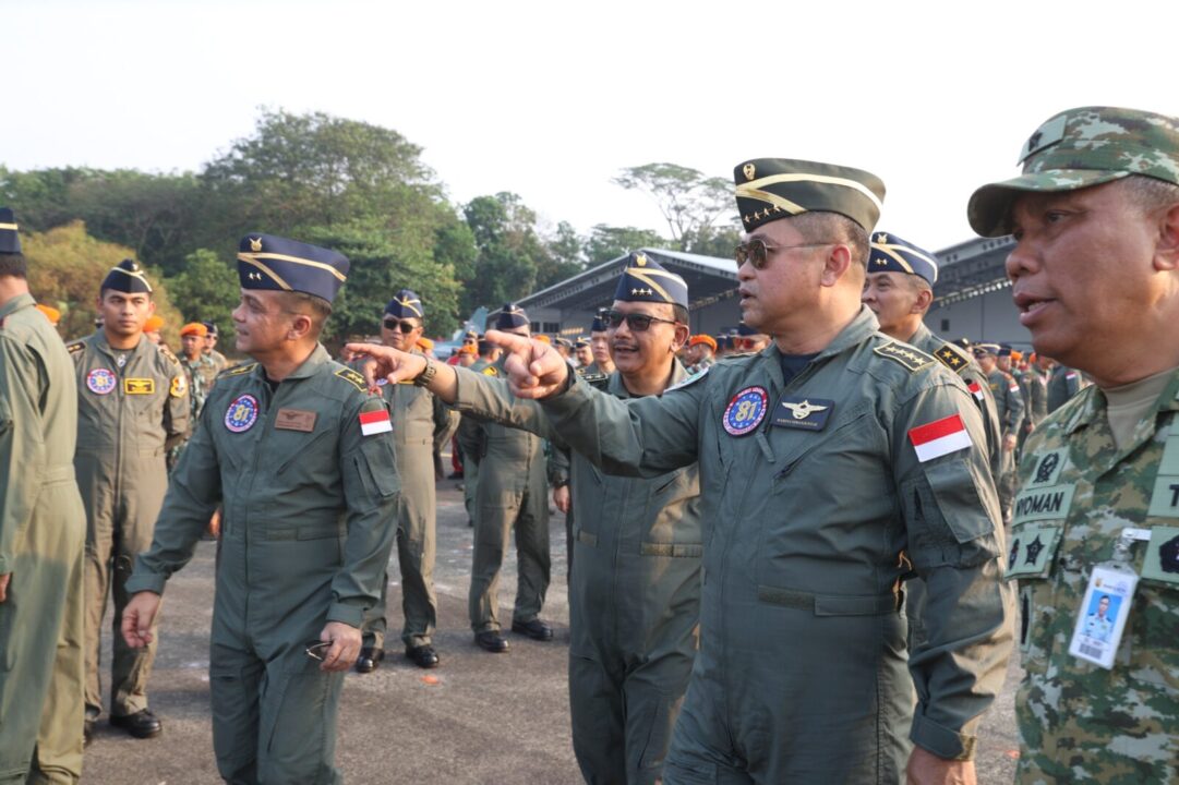 Kasad Apresiasi Penerbang Demo Udara HUT ke-81 RI